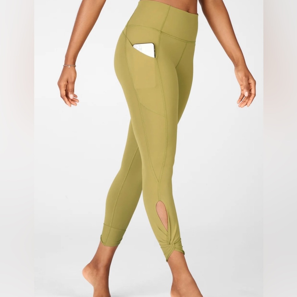 Fabletics NWT Oasis PureLuxe High Waisted Twist 7/8 Legging